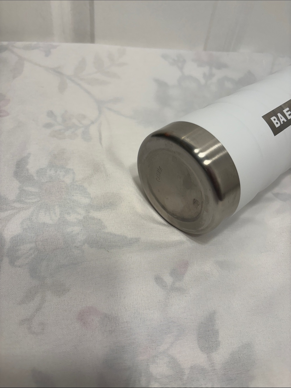 White Insulated Stainless Steel Water Bottle - Picture 3 of 6